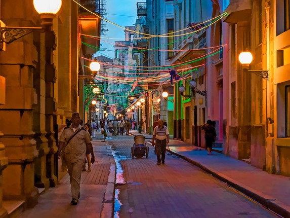 vista nocturno de la calle Obispo